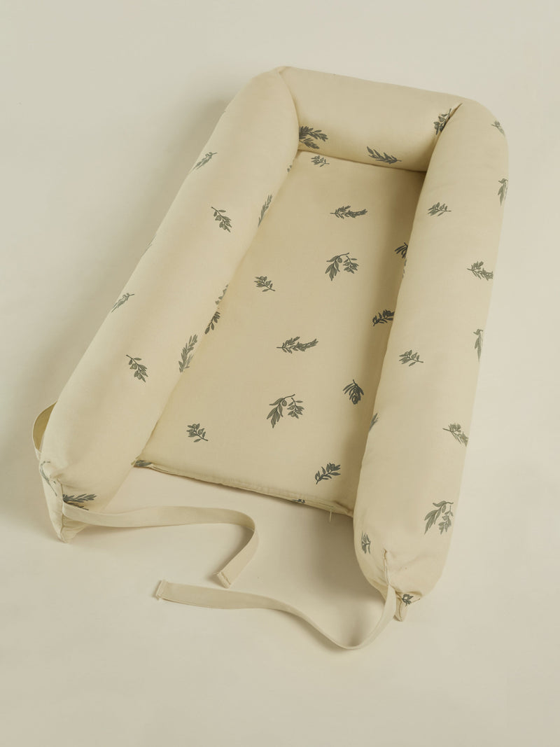loulouby Babynest in Olive Leaf
