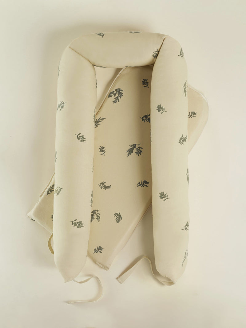 loulouby Babynest in Olive Leaf